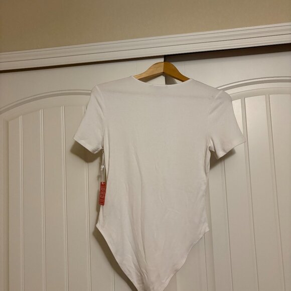 Forever 21  Knit Bodysuit Large Short Sleeve White Ribbed NWT NEW Rayon Blend - Picture 3 of 3